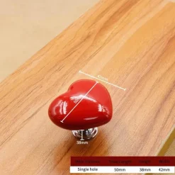 Keramik-Schrankgriff in Herzform – dekorativer Türknauf-Akzent