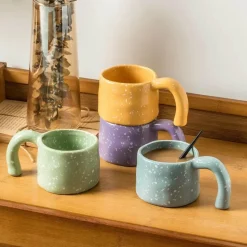 Keramiktasse mit gebogenem Mondgriff – 260 ml, nordischer japanischer Stil