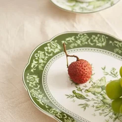 Keramikteller mit Blumenmuster – Dekoratives Geschirr