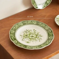 Keramikteller mit Blumenmuster – Dekoratives Geschirr