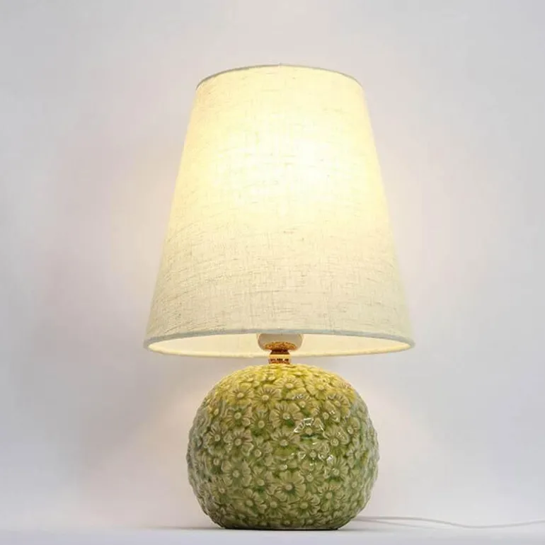 Keramik-Tischlampe – geschnitztes Blumendesign
