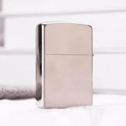 Kerosinfeuerzeug - Stilvolles tragbares Flammenwerkzeug