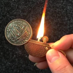 Kerosinfeuerzeug Schlüsselanhänger - Münzdesign Flammenfeuerzeug