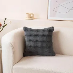 Kissen aus Kaninchenfellimitat – weiches, dekoratives Kissen