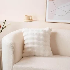 Kissen aus Kaninchenfellimitat – weiches, dekoratives Kissen