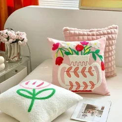 Kissenbezüge mit Blumenstickerei - Weiche rosa Blumen-Überwürfe