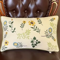 Kissenbezug aus Baumwolle mit Blattstickerei - Dekorative Kissenhülle