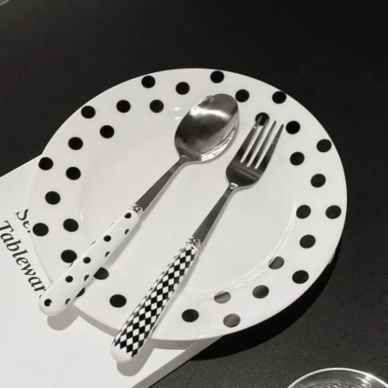 Klassisches Geschirrset – Elegante Geschirrkollektion