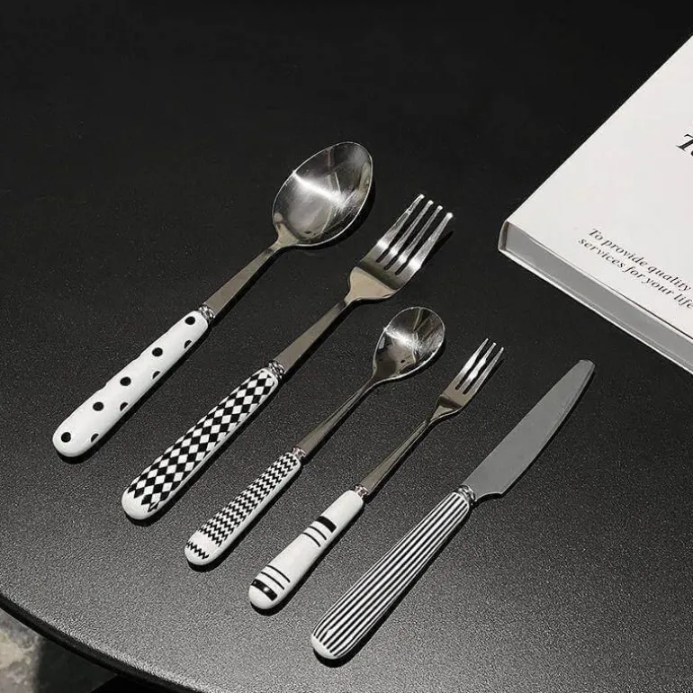 Klassisches Geschirrset – Elegante Geschirrkollektion
