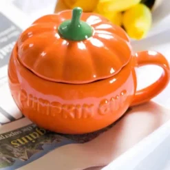Kürbisbecher aus Keramik – Halloween-Thermosbecher mit Deckel zum Frühstück