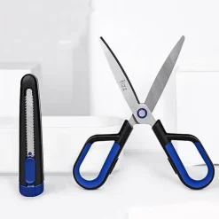 Kreative 2-in-1-Schere mit Safe Cut-Messer