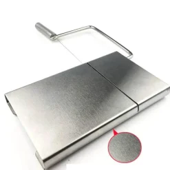 Käsehobel-Set aus Edelstahl. Unverzichtbare Reibewerkzeuge für die mühelose Käsezubereitung.