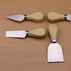 Käsemesser-Set – Hochwertige Edelstahlwerkzeuge mit eleganten Holzgriffen
