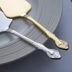 Kuchenspatel aus Edelstahl – geprägtes Backgeschirr-Werkzeug