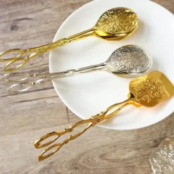 Kuchenzange aus Edelstahl – geprägtes Backutensil