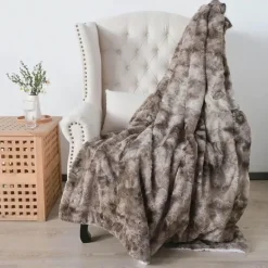 Kuschelige Felldecke – Luxuriöse, weiche Überwurfkollektion