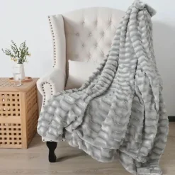 Kuschelige Felldecke – Luxuriöse, weiche Überwurfkollektion