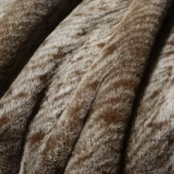 Kuschelige Kunstfell-Überwurfdecke - Lucia-Pelzdecke