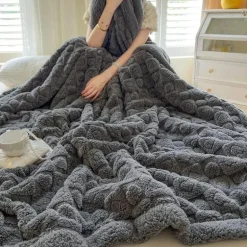 Kuschelige Rossana-Überwurfdecke – weiches Wohndekor, unverzichtbar für Wärme