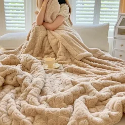 Kuschelige Rossana-Überwurfdecke – weiches Wohndekor, unverzichtbar für Wärme