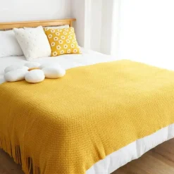 Kuschelige Strickdecke – Überwurf mit Quasten für Sofa oder Bett