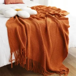 Kuschelige Strickdecke – Überwurf mit Quasten für Sofa oder Bett