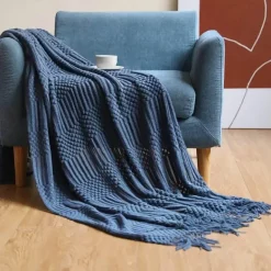 Kuschelige Strickdecke – Sofakomfort im Winter