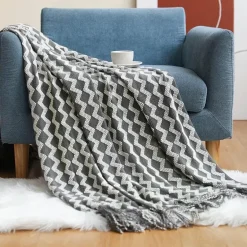 Kuschelige Strickdecke – Sofakomfort im Winter