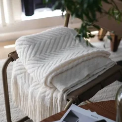 Kuschelige Tweed-Strickdecke – Überwurf mit Quasten für Sofa oder Bett