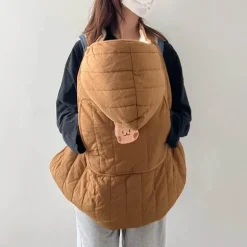 Kuschelige Winterdecke für den Kinderwagen – warmes Mama-Wickeltuch