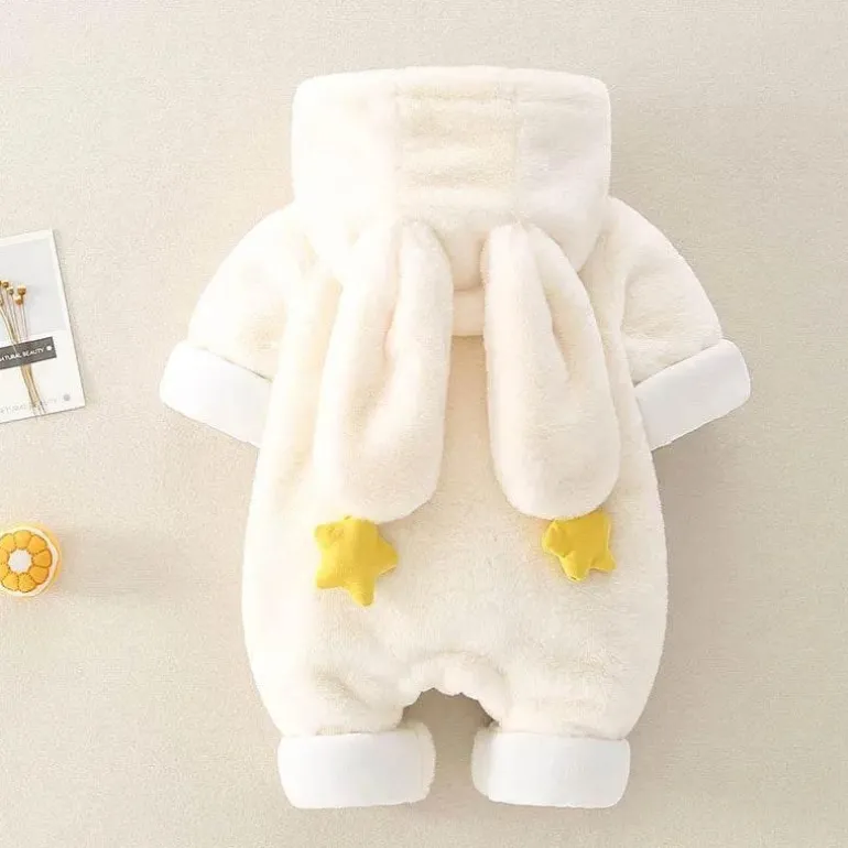 Kuscheliger Winterhasen-Baby-Overall – warmes Plüsch-Outfit