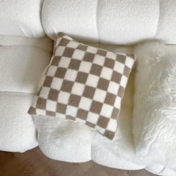 Kuscheliges Lamm-Fleece-Schachbrettkissen – Dekokissen