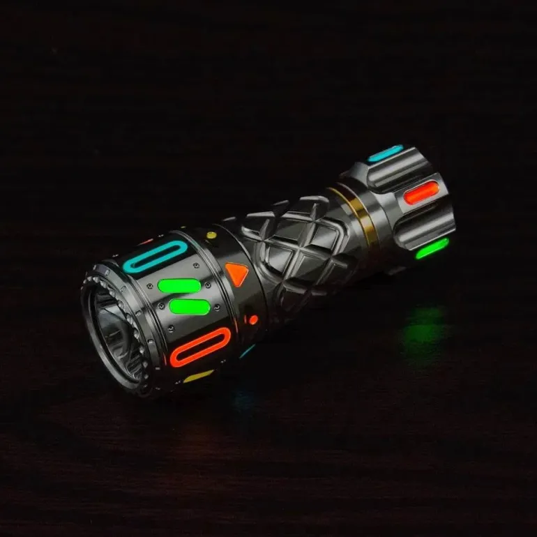 LED Outdoor Taschenlampe - Futuristische Gyro-Taschenlampe