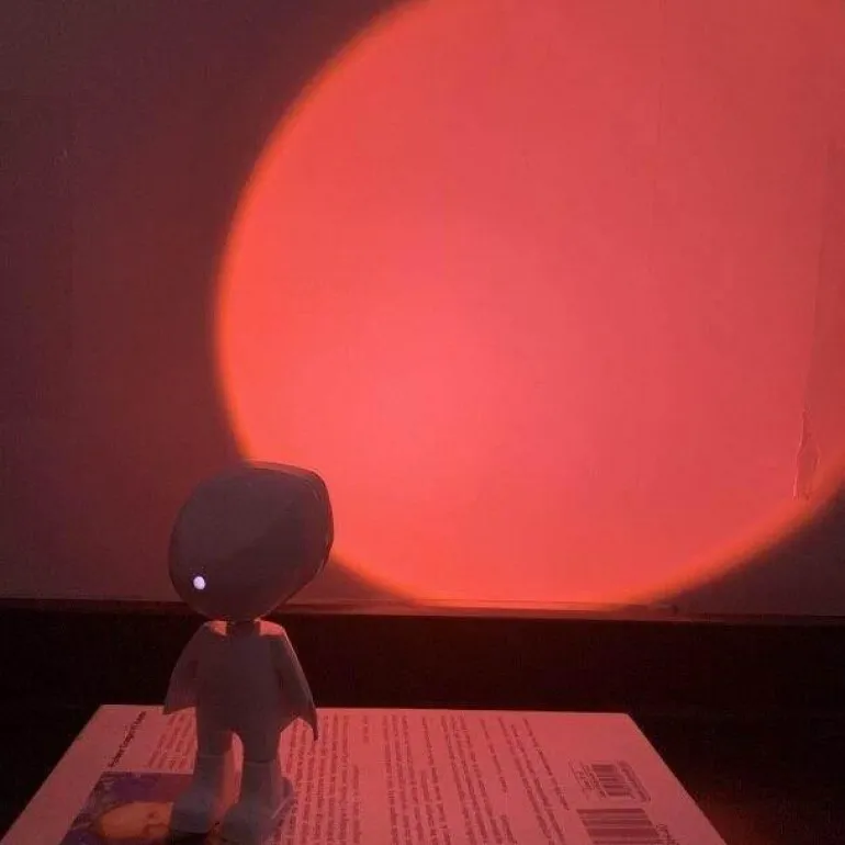 LED Sunset Robot Lamp - Atmospheric Mood Lighting for Home Decor