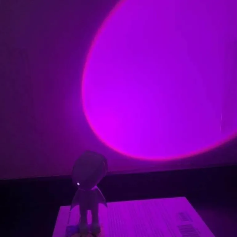 LED Sunset Robot Lamp - Atmospheric Mood Lighting for Home Decor
