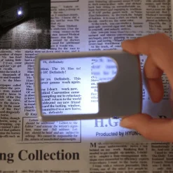 LED-Lupe im Taschenformat – Mini-Kreditkartenlupe