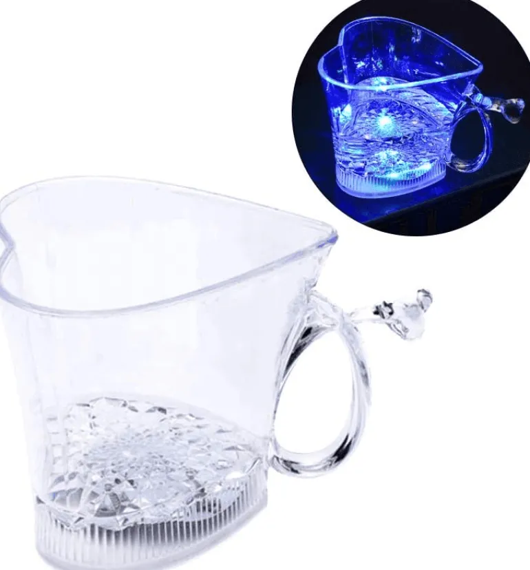 LED-Partybecher in Herzform – leuchtendes Trinkgeschirr