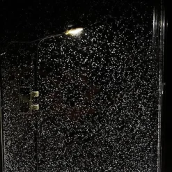 LED-Straßenlaterne mit Schneefall – Weihnachtsdekoration für den Außenbereich