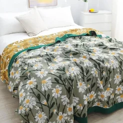 Leichte Baumwoll-Überwurfdecke mit Blumenmuster – Sommer-Wohndeko