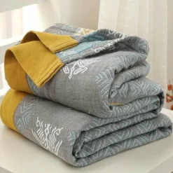 Leichte Baumwollgazedecke mit Streifen - Sommer-Reisehandtuchdecke