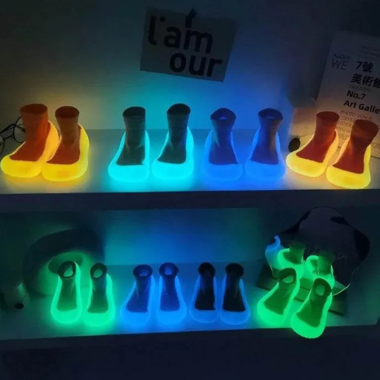 Leuchtende dicke Anti-Rutsch-Socken für den Innenbereich