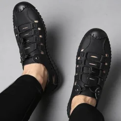 Lässige Strandsandale aus flexiblem Leder