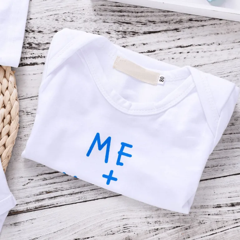 Lustige Neugeborenen-Babykleidung - ME Mommy Broke Daddy