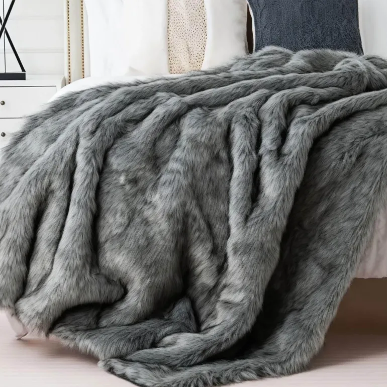 Luxuriöse, kuschelige Überwurfdecke – Soft Hervé Design