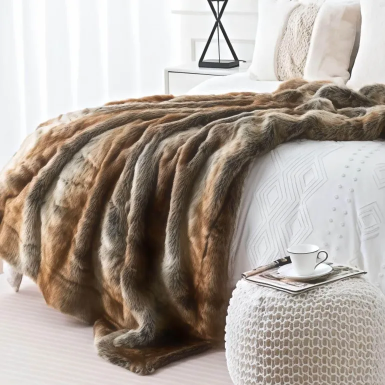 Luxuriöse, kuschelige Überwurfdecke – Soft Hervé Design