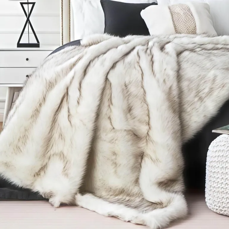Luxuriöse, kuschelige Überwurfdecke – Soft Hervé Design