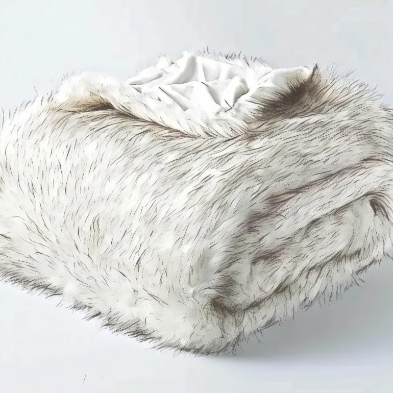 Luxuriöse, kuschelige Überwurfdecke – Soft Hervé Design