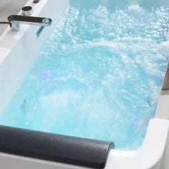 Luxuriöse Spa-Badewanne – Entspannungserlebnis mit Wasserfall