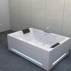 Luxuriöse Spa-Badewanne – Entspannungserlebnis mit Wasserfall