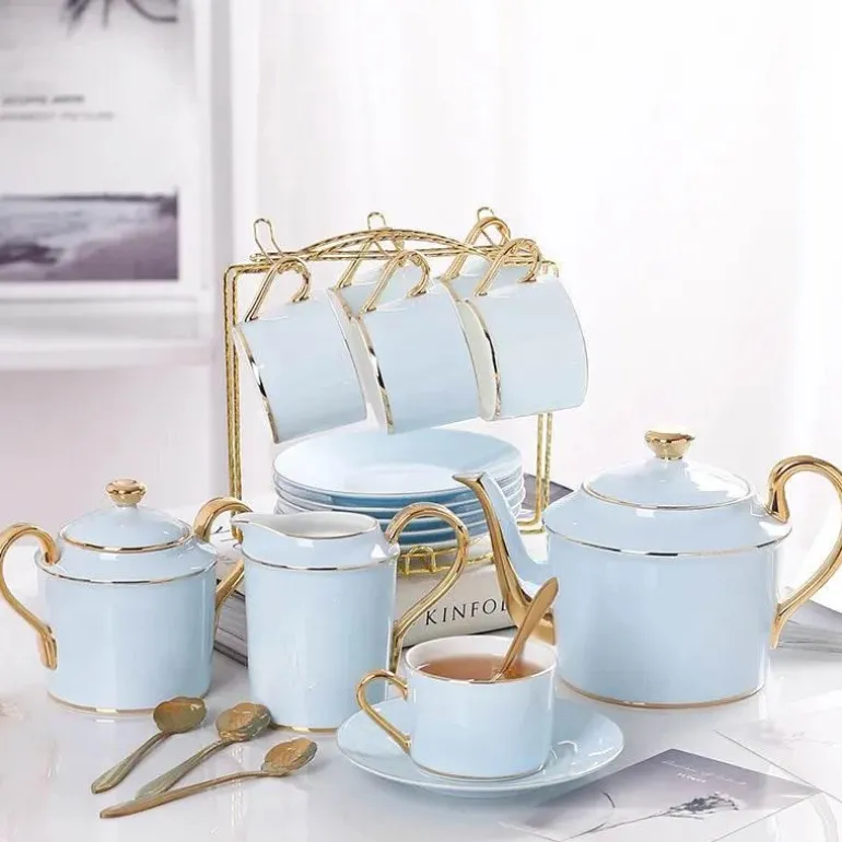 Luxuriöses Tee- und Kaffeeset aus Porzellan – Teekanne mit Tassen aus Bone China